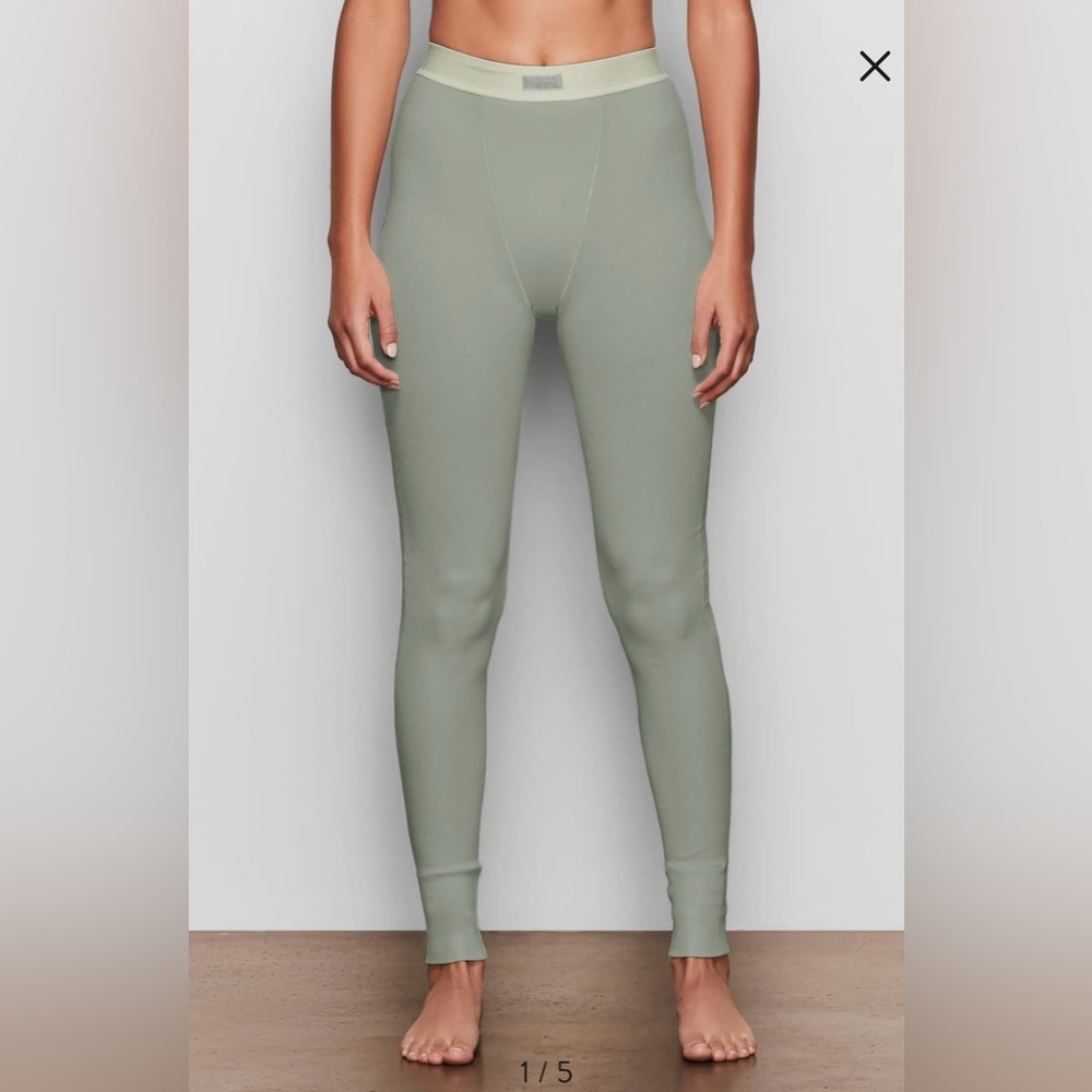 SKIMS Cotton Rib Legging - Picture 7 of 10